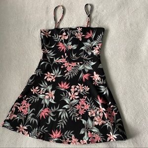 🌷H&M Divided Black Floral Dress